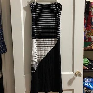 Black & white maxi skirt